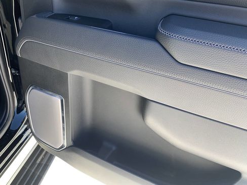 Used 2025 GMC Sierra 2500 Denali w/ Denali Reserve Package image 30