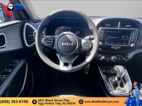 Used 2023 Kia Soul LX w/ LX Technology Package FWD image 4