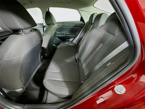 Used 2024 Hyundai Elantra SEL image 14