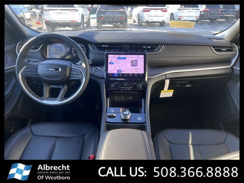 New 2025 Jeep Grand Cherokee Limited image 18