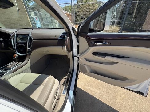Used 2016 Cadillac SRX Luxury w/ Driver Awareness Package FWD image 30