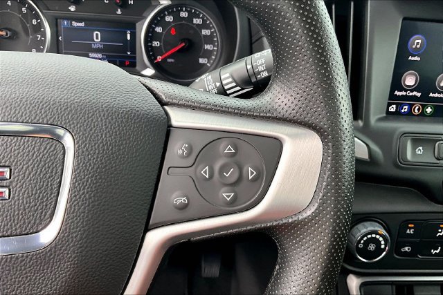 Used 2024 GMC Terrain SLE w/ Elevation Edition FWD image 17