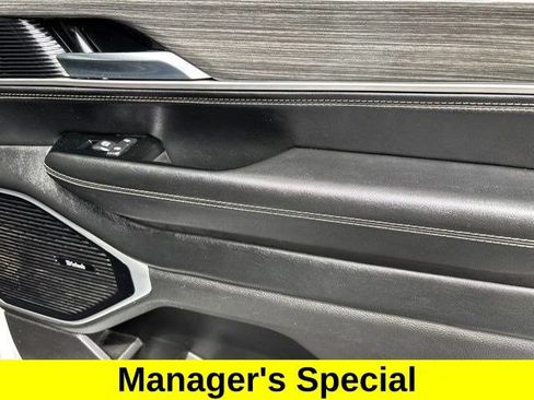 Used 2022 Jeep Wagoneer Series III w/ Premium Group I AWD/4WD image 38