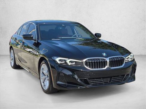 Used 2025 BMW 330i Sedan w/ M Sport Package RWD image 3