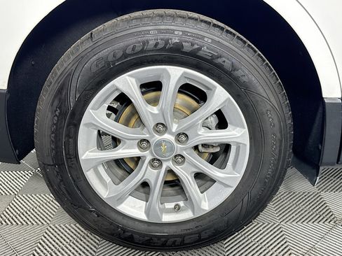 Used 2020 Chevrolet Equinox LT FWD image 32