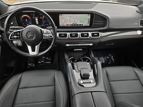 Used 2023 Mercedes-Benz GLS 450 4MATIC image 17