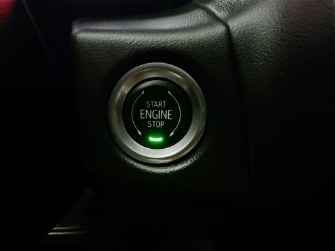 Used 2021 Chevrolet Suburban High Country w/ Premium Package image 28