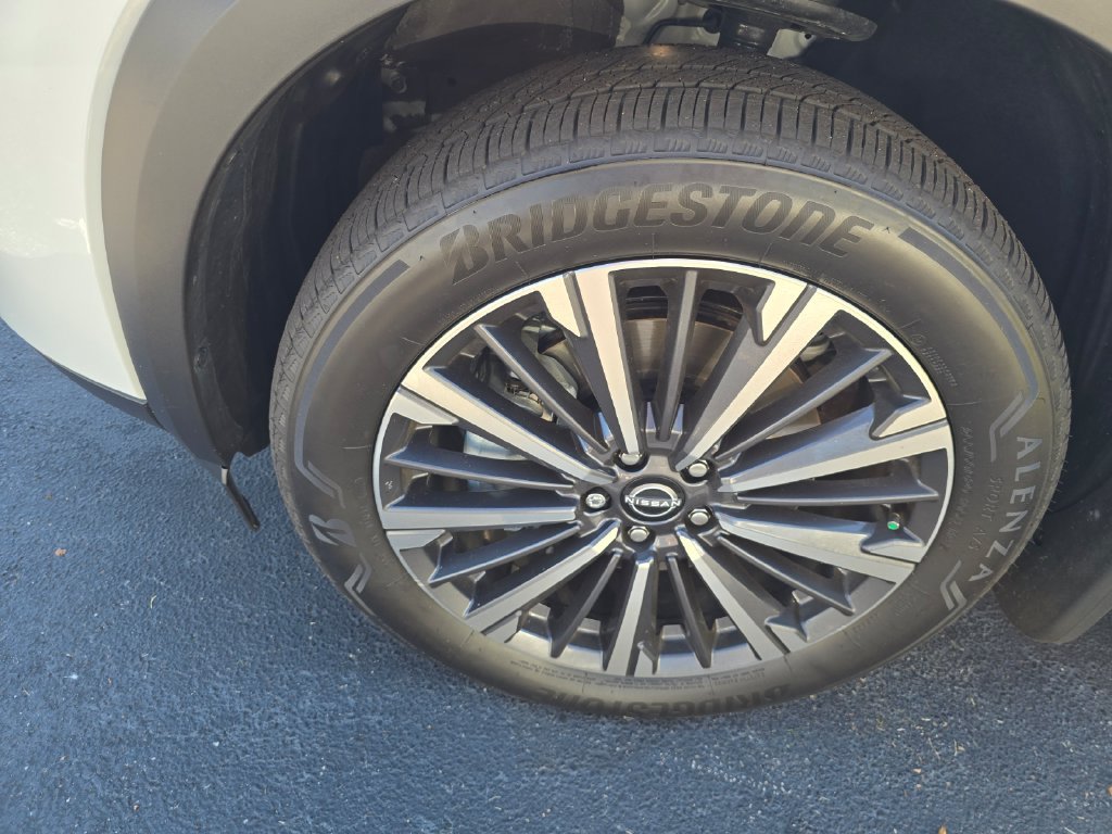 Used 2026 Nissan Pathfinder Platinum AWD/4WD image 4