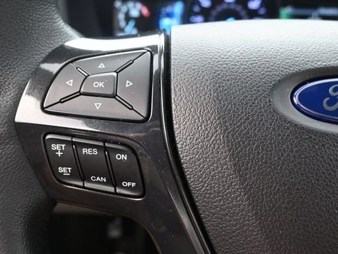 Used 2018 Ford Explorer XLT w/ Equipment Group 202A FWD image 16