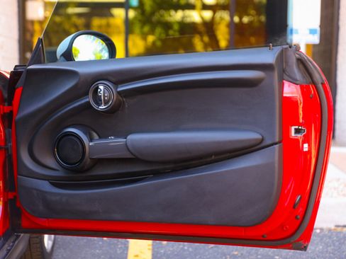 Used 2019 MINI Cooper 2-Door Hardtop image 29