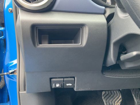 Used 2024 Nissan Versa SV w/ Trunk Package FWD image 27