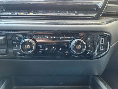 Used 2024 Chevrolet Silverado 1500 ZR2 w/ Technology Package image 19