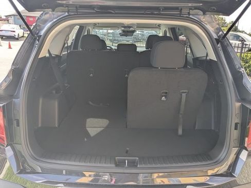 New 2026 Kia Sorento LX FWD image 12