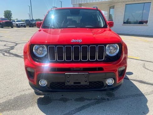 Used 2019 Jeep Renegade Latitude w/ Cold Weather Group AWD/4WD image 2