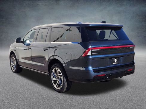 New 2025 Lincoln Navigator L Reserve image 5