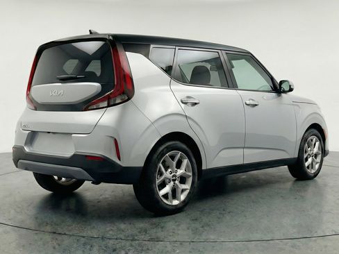 Used 2025 Kia Soul LX w/ LX Technology Package FWD image 9