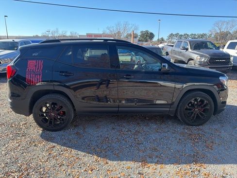 Used 2019 GMC Terrain SLE w/ Driver Convenience Package image 2