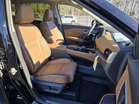 New 2026 Nissan Rogue Platinum w/ Tech Package AWD/4WD image 13
