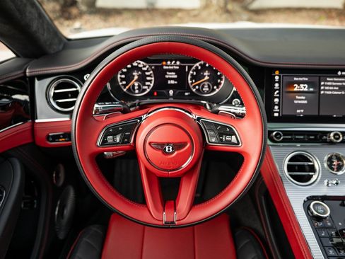 Used 2022 Bentley Continental GT image 44