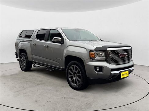 Used 2018 GMC Canyon Denali image 7