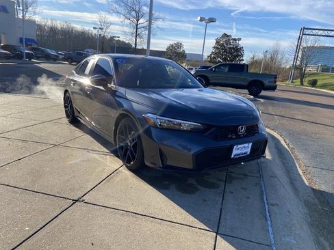 Used 2025 Honda Civic Sport image 2