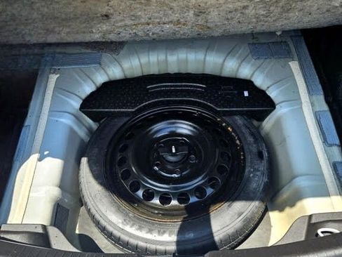 Used 2016 Chevrolet Malibu LT w/ Leather Package image 10