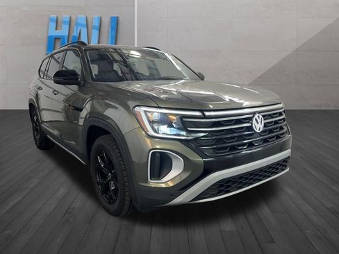 Certified 2024 Volkswagen Atlas Peak Edition SE image 8