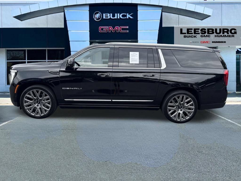 Used 2025 GMC Yukon XL Denali Ultimate AWD/4WD image 4
