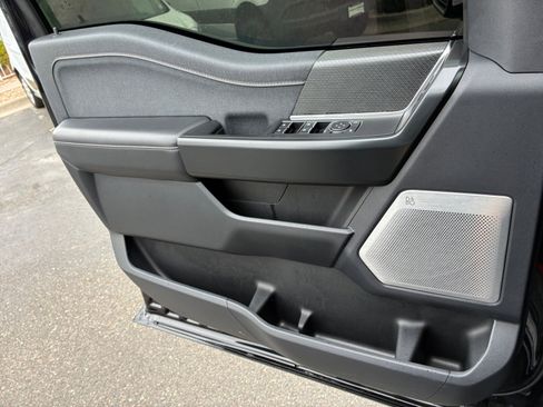 Certified 2023 Ford F150 Raptor w/ Raptor Carbon Fiber Package AWD/4WD image 13
