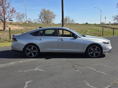 Used 2024 Honda Accord Sport image 12