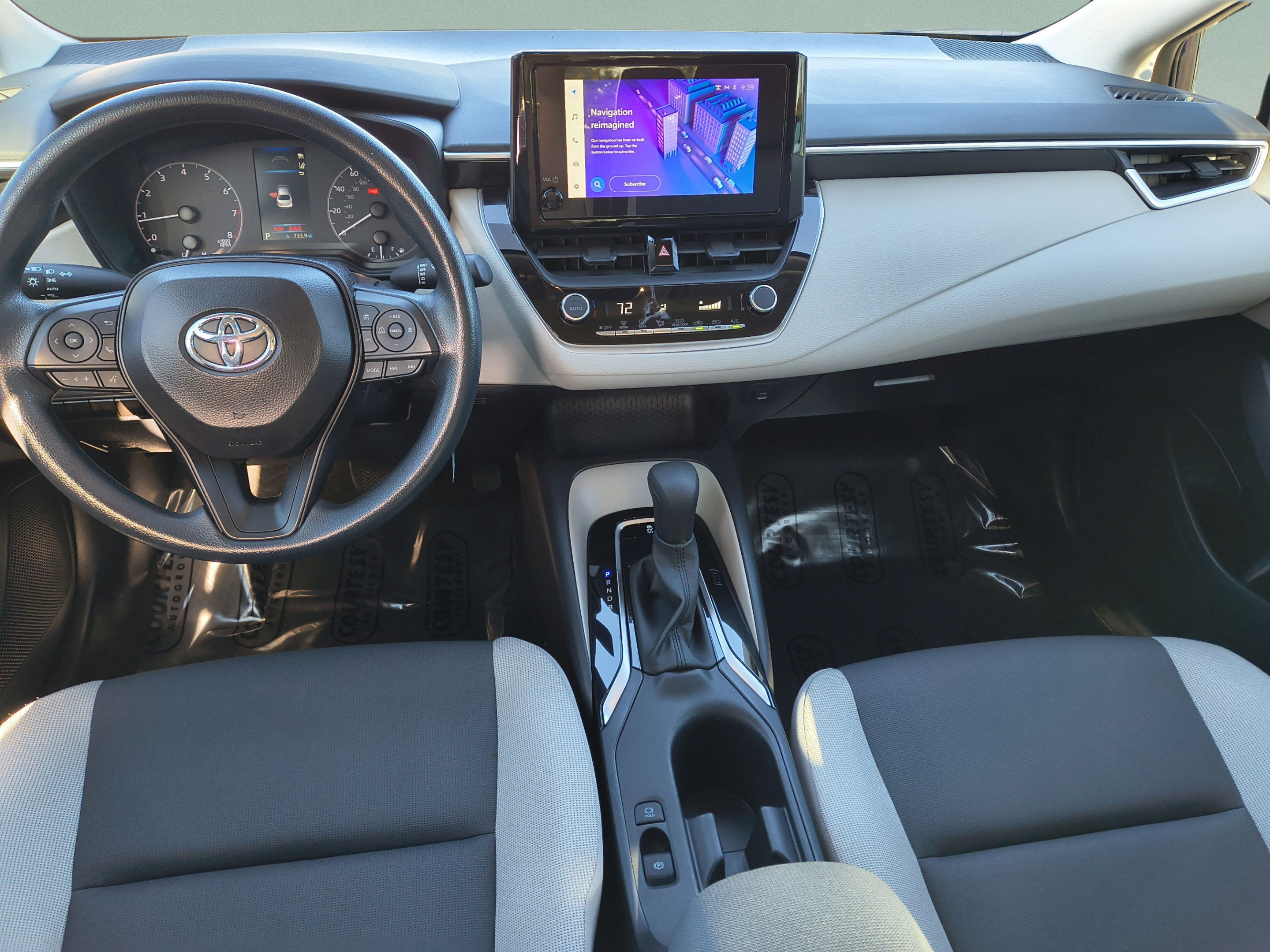 Used 2024 Toyota Corolla LE FWD image 10