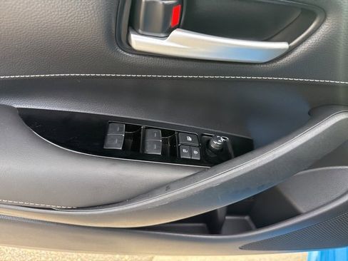 Used 2022 Toyota Corolla SE w/ Carpet Mat Package (TMS) image 22