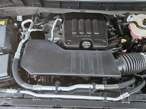 Certified 2023 Chevrolet Silverado 1500 LT AWD/4WD image 33