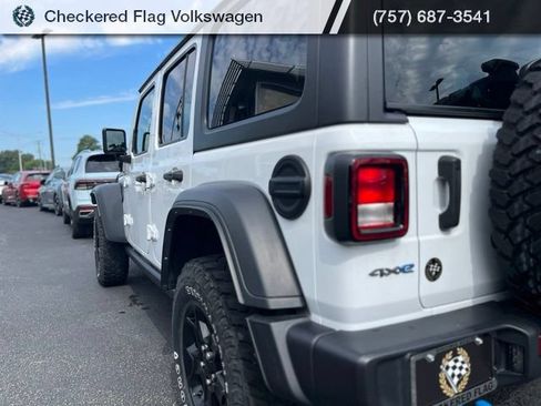 Used 2023 Jeep Wrangler Unlimited w/ Cold Weather Group AWD/4WD image 7