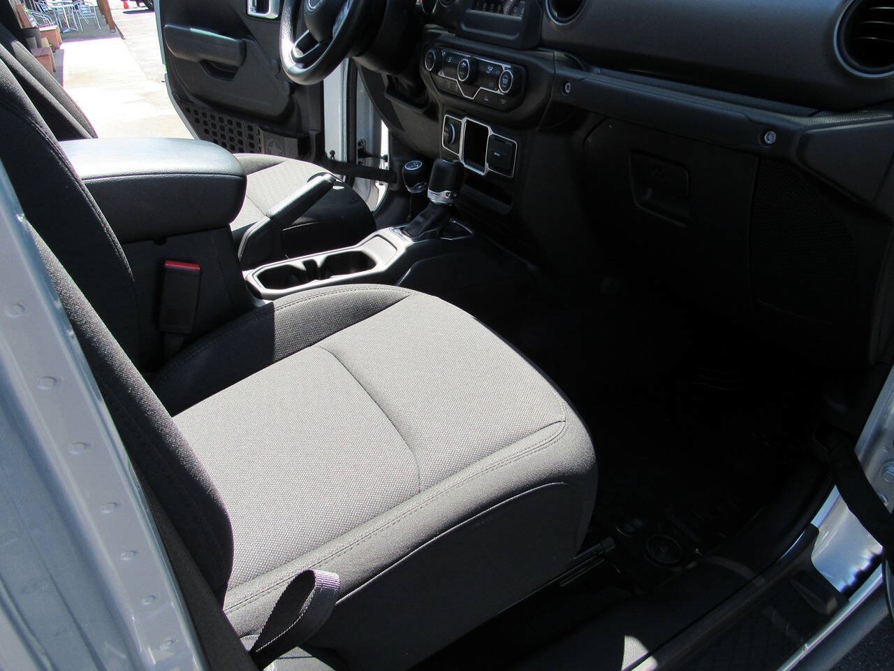Used 2023 Jeep Gladiator Sport AWD/4WD image 34