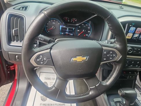 Used 2018 Chevrolet Colorado Z71 AWD/4WD image 13