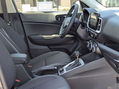 New 2025 Hyundai Venue Limited image 30