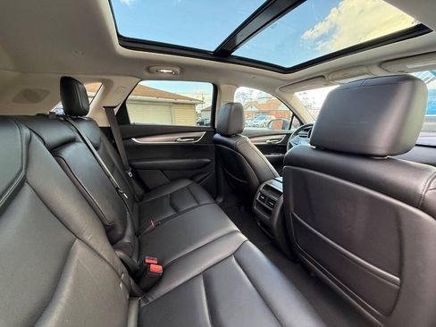Used 2017 Cadillac XT5 Premium Luxury FWD image 18