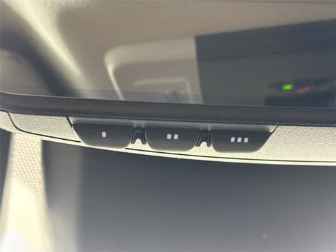 Used 2025 Toyota Camry XLE image 21