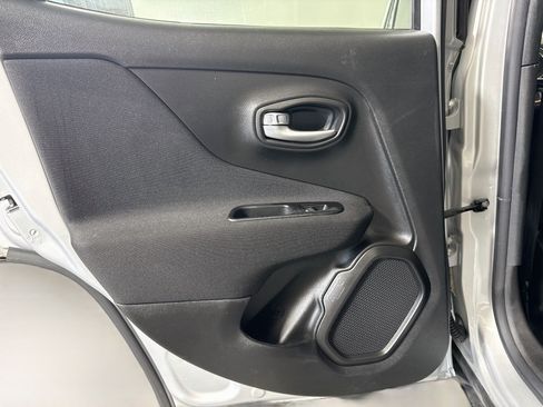 Used 2020 Jeep Renegade Sport w/ Sport Appearance Group FWD image 26