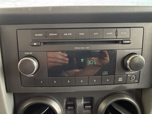 Used 2009 Jeep Wrangler X AWD/4WD image 17