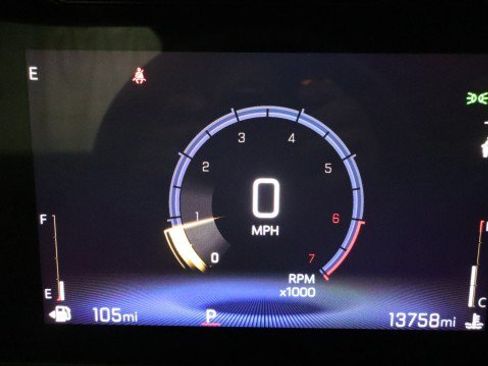 Used 2025 Chevrolet Trax LT FWD image 21