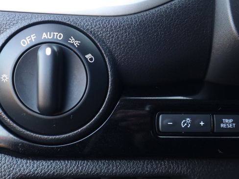 Used 2021 Nissan Titan SV w/ SV Convenience Package image 68