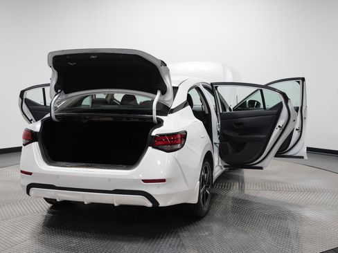 Used 2024 Nissan Sentra SV image 12