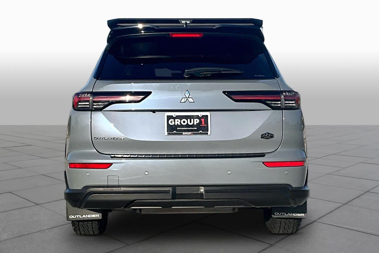 Used 2026 Mitsubishi Outlander AWD image 5