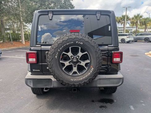 Used 2018 Jeep Wrangler Unlimited Sport AWD/4WD image 4