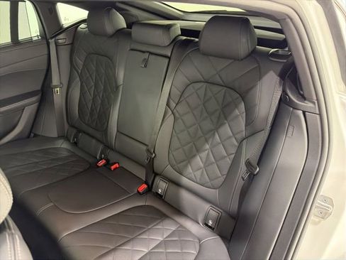 Certified 2024 BMW X6 xDrive40i w/ Executive Package image 16