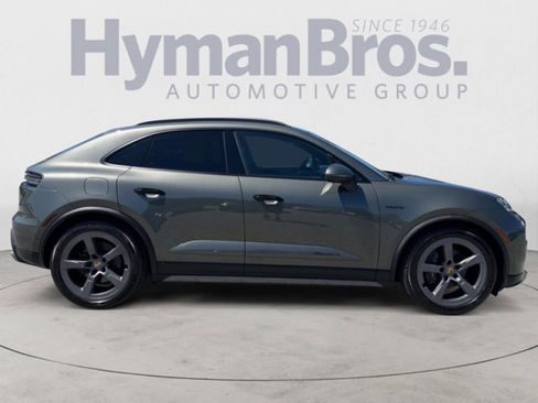 Used 2024 Porsche Macan 4 Electric w/ Premium Package AWD/4WD image 2