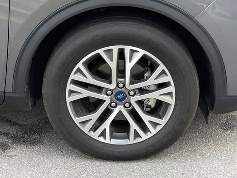 Used 2022 Ford Escape SEL w/ Technology Package FWD image 32