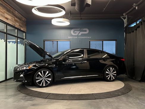 Used 2020 Nissan Altima 2.0 SR image 24